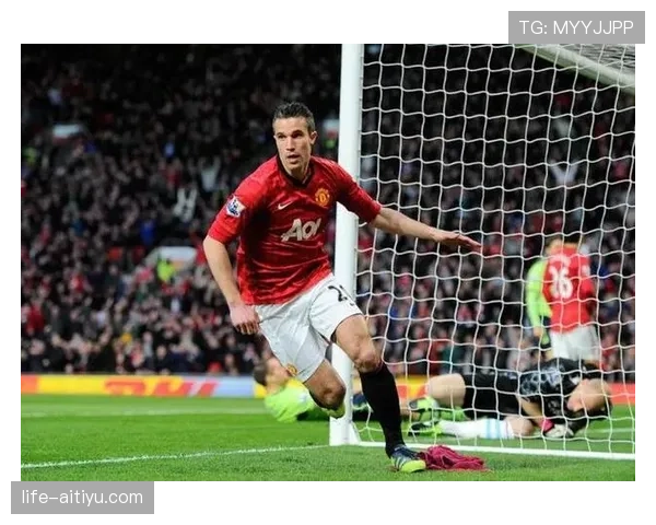 凯恩与范佩西：英超中锋终结效率差异及其战术角色演变分析